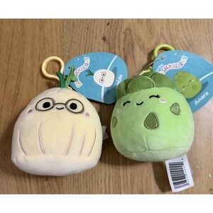 Isolde Onion Squishmallow & Anara The Asparagus Squishmallow Clip